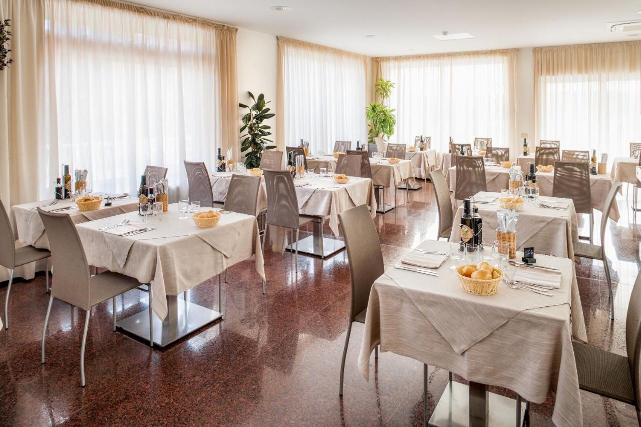 Hotel Virginia Diano Marina Esterno foto